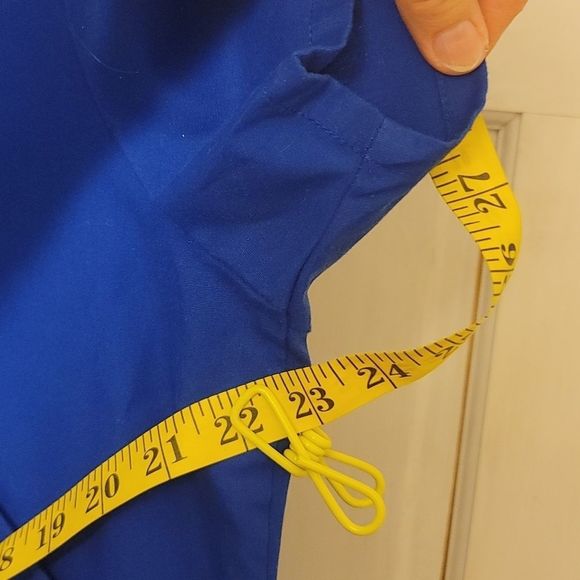 Cherokee Scrub Top, Large Royal Blue, Excellent Condition p.o. Bundle an Save!! - Picture 5 of 6